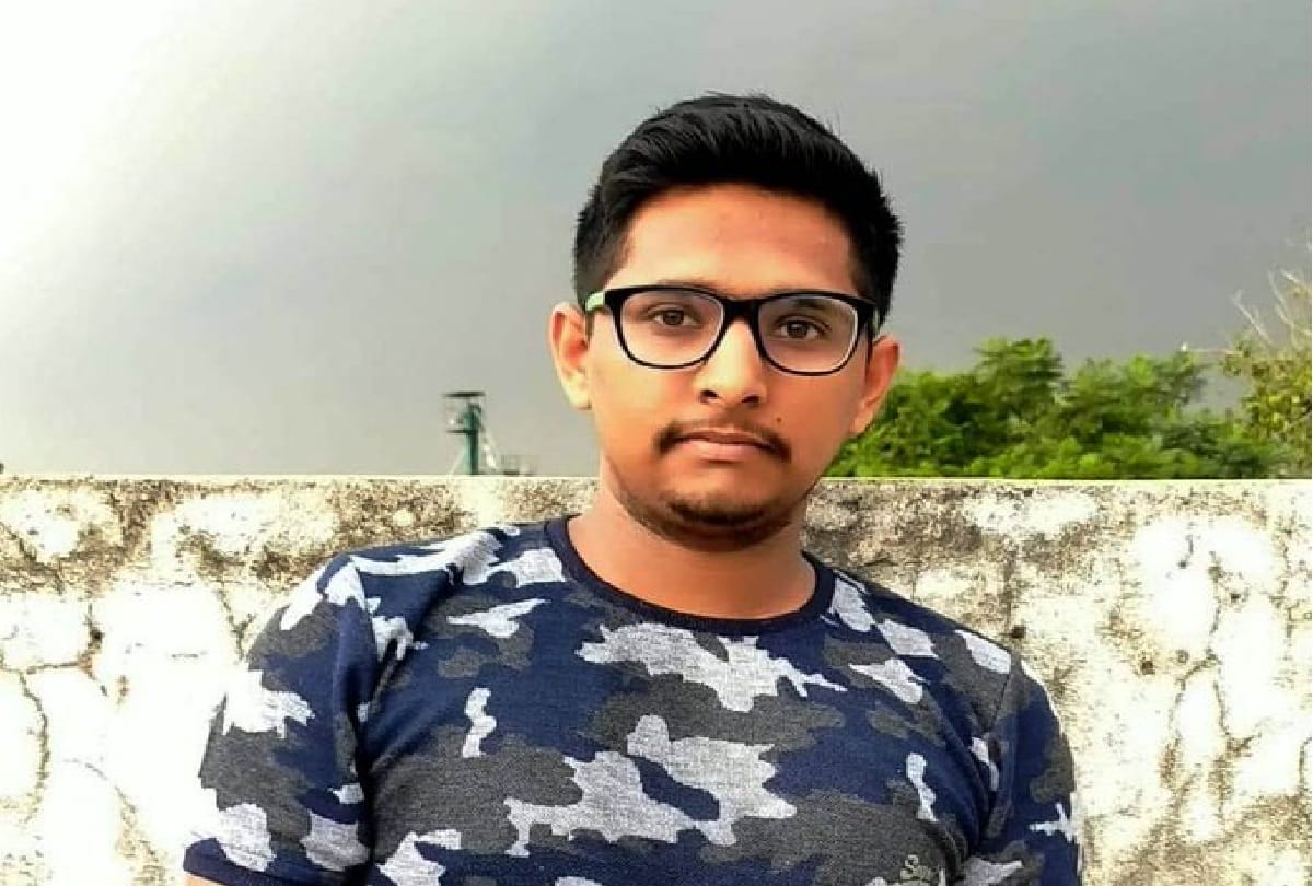 Suchitar Sharma resident of Jammu district achieved success in UPSC in the first attempt.