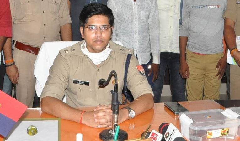 minor boy kidnapped four years old child in mau police recovered and handed over to family