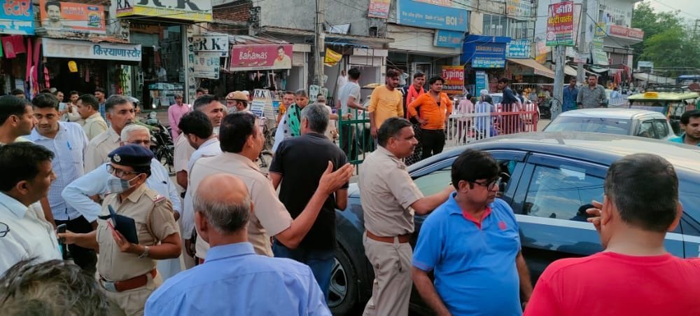 Water did not come out of Bhagat Singh Market for four days, shopkeepers jammed