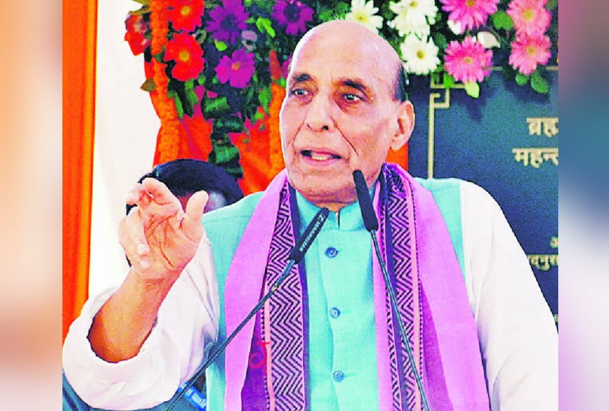 Defense Minister Rajnath Singh said in Maharajganj miscreants afraid to hear name of CM Yogi