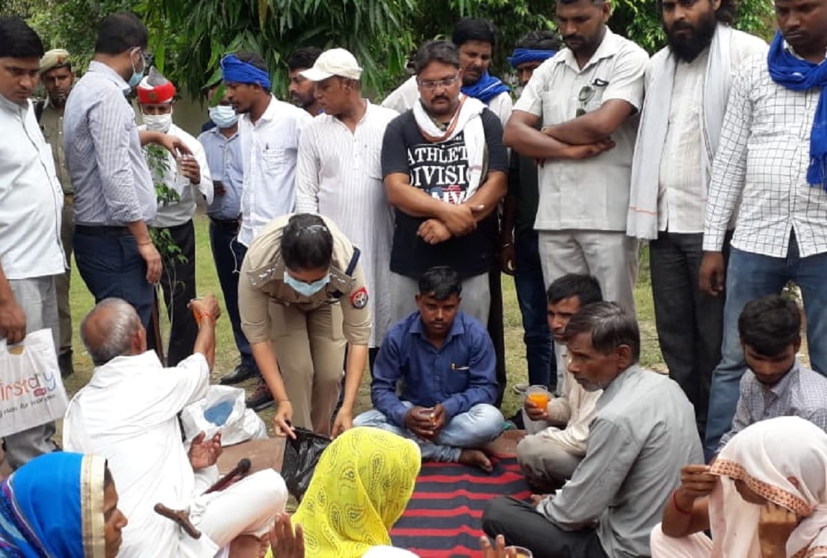 Protest demanding disclosing of murder case taken off by parents in Ambedkar park