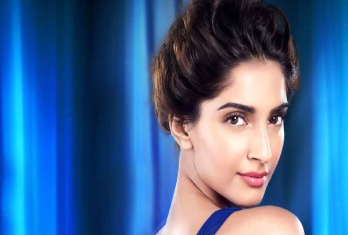 Hijab Row: Sonam Kapoor reacted to the hijab controversy said turban can be a choice but hijab not