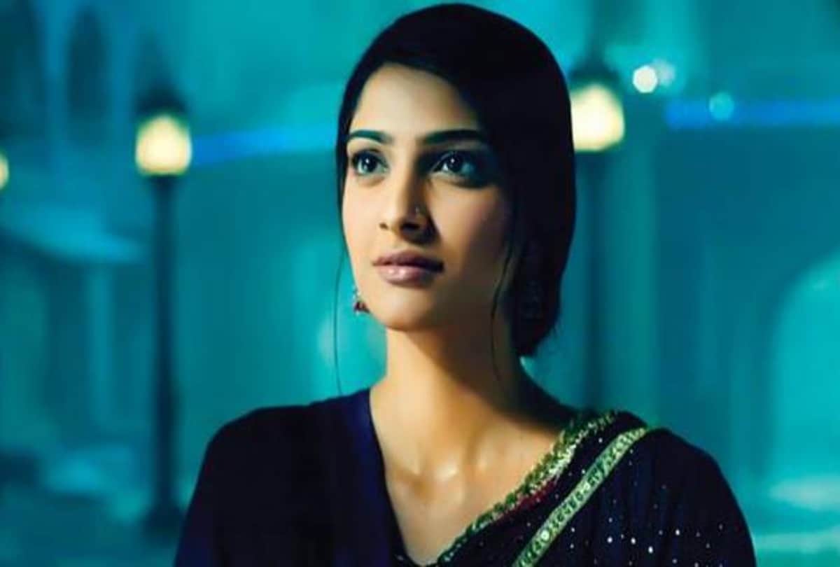 Loved Sonam Kapoor's black kaftan dress from New Year's eve Its costs almost a whopping Rs 76,000