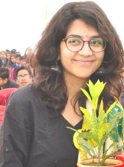 Farmer's daughter Himani got success in the midst of struggle, 323rd rank in UPSC