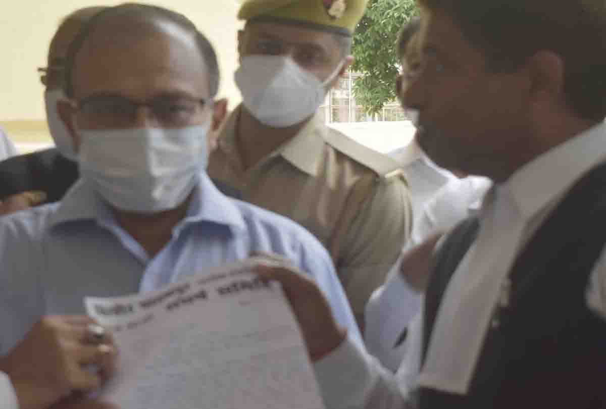 Mukul Singhal, President of Uttar Pradesh Revenue Council reached Kanpur