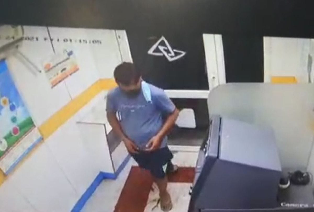 a man arrested for attempting cash stolen by breaking ATM near Banke Bihari Temple in Vrindavan
