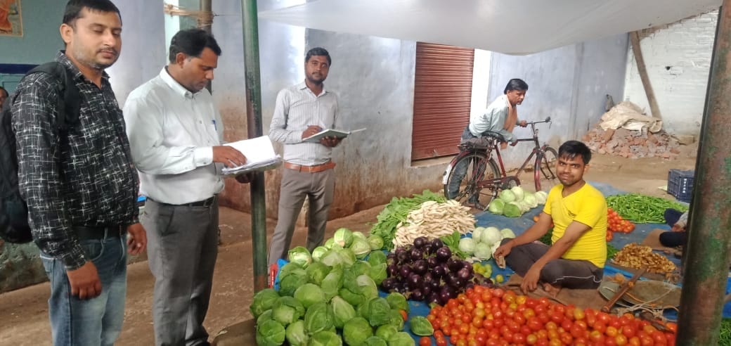 etawah news,Survey of 106 Fruit and Vegetable Vendors
