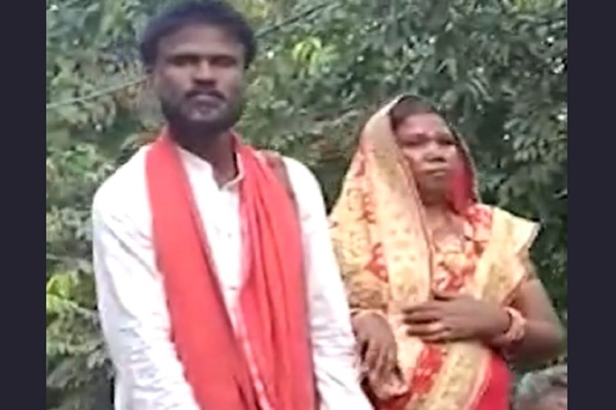 Bihar: Female candidates arrived on bullock cart to file nomination, huge crowd gathered