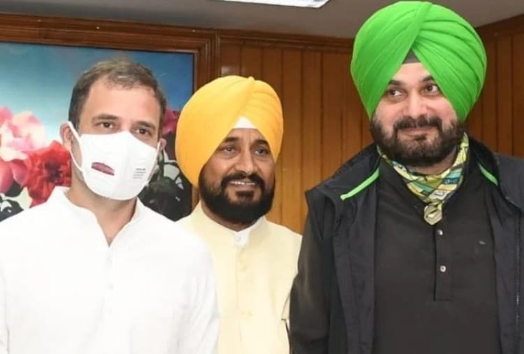 Punjab CM Charanjit Singh Channi arrives at the residence of party leader Rahul Gandhi