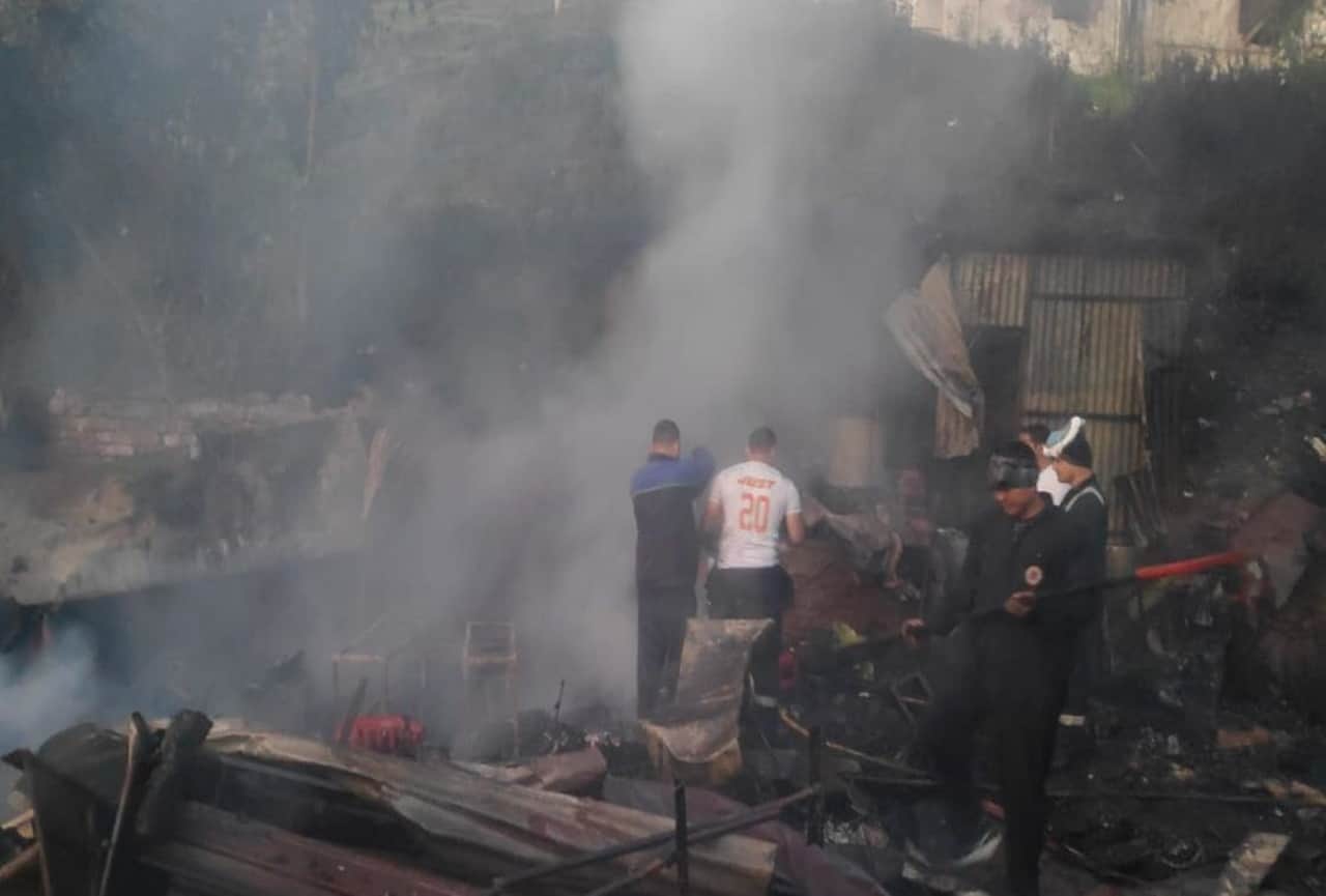 uttarakhand news: Massive fire in Ranikhet Meena Bazaar 11 shop burnt