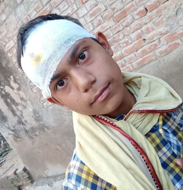 Friends killed the young man by stabbing him with a knife