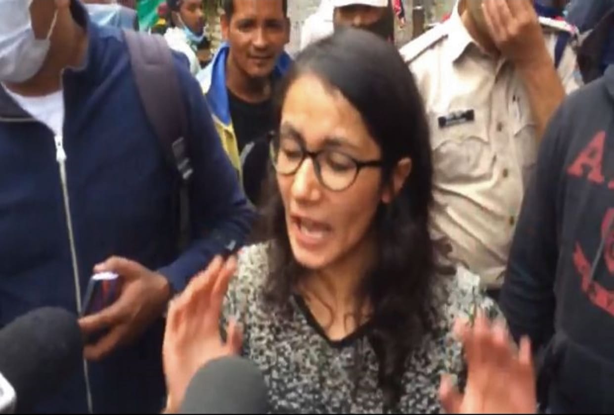 uttarakhand news: pm narendra modi supporter girl uproar in aam aadmi party jansabha
