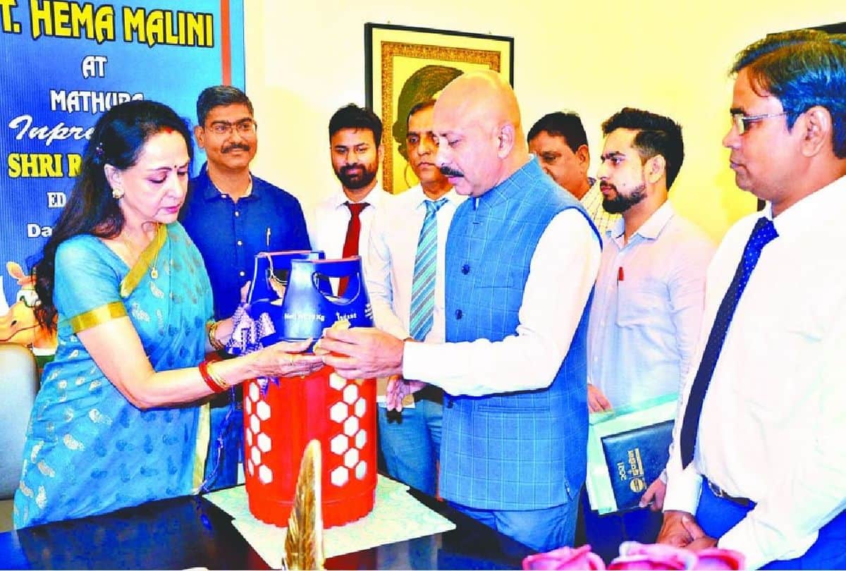 bjp mp hema malini launches composite lpg cylinder in mathura