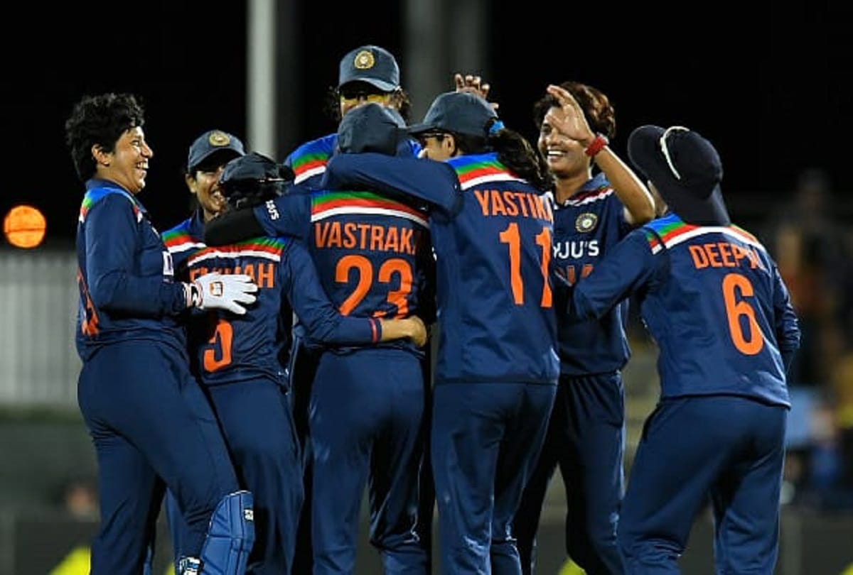INDW vs AUSW Under pressure Indian bowlers gear up to prevent clean sweep against Australia during 3rd ODI at Mackay
