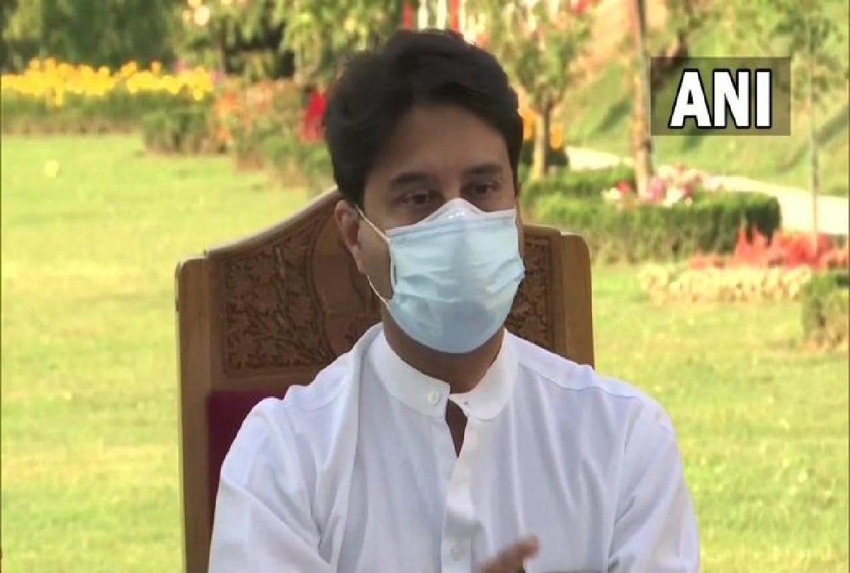 Jyotiraditya Scindia in Srinagar said We will try to operate international flights from Srinagar to Sharjah