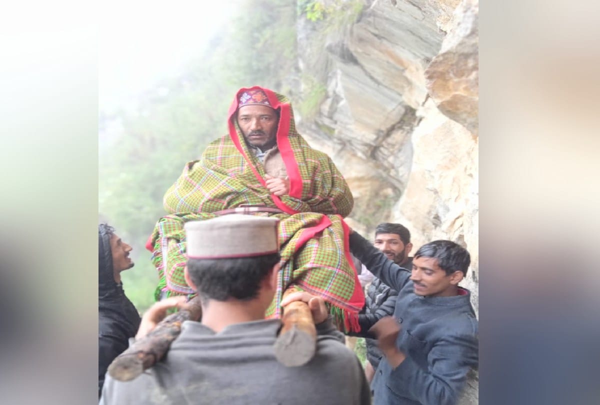 The patient was carried on the chair to the road 10 km away in kullu himachal