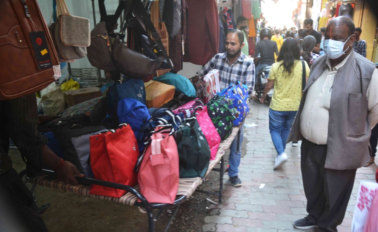 Solan MC team removes about a dozen encroachments in city