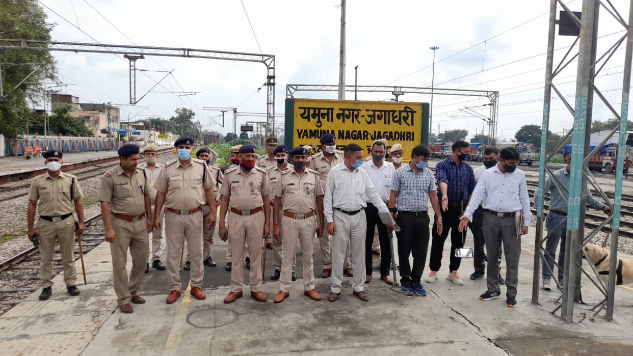 Railway passengers panic after seeing bomb disposal squad, sniffer dogs, Yamunanagar