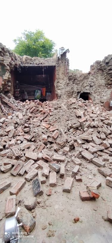 6 house collapse due to thunderstorm