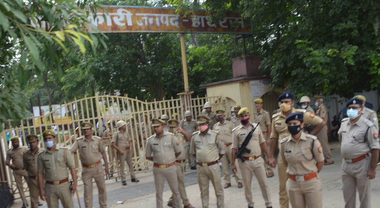Hathras: Collectorate complex turned into a cantonment
