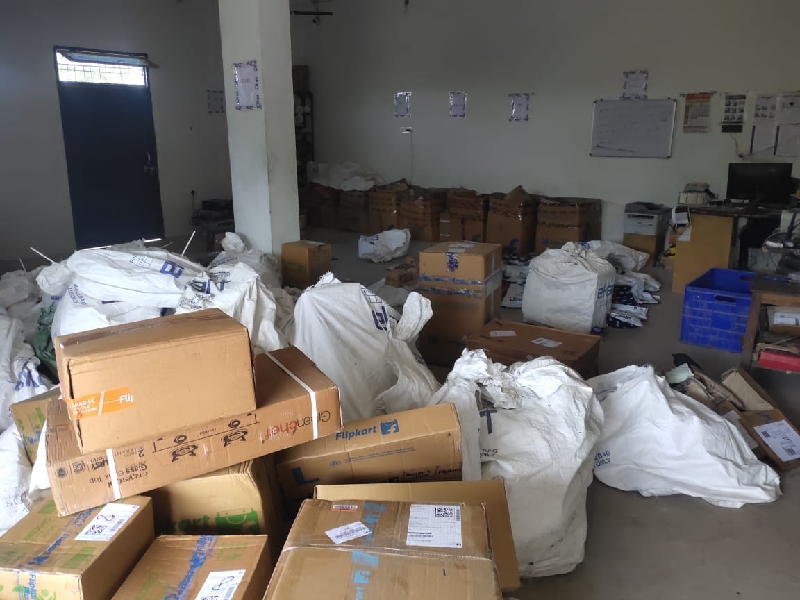 Goods worth 65 thousand stolen from Flipkart's office
