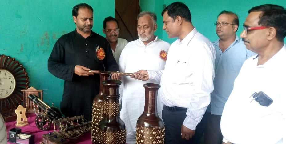 Handicraft traders honored