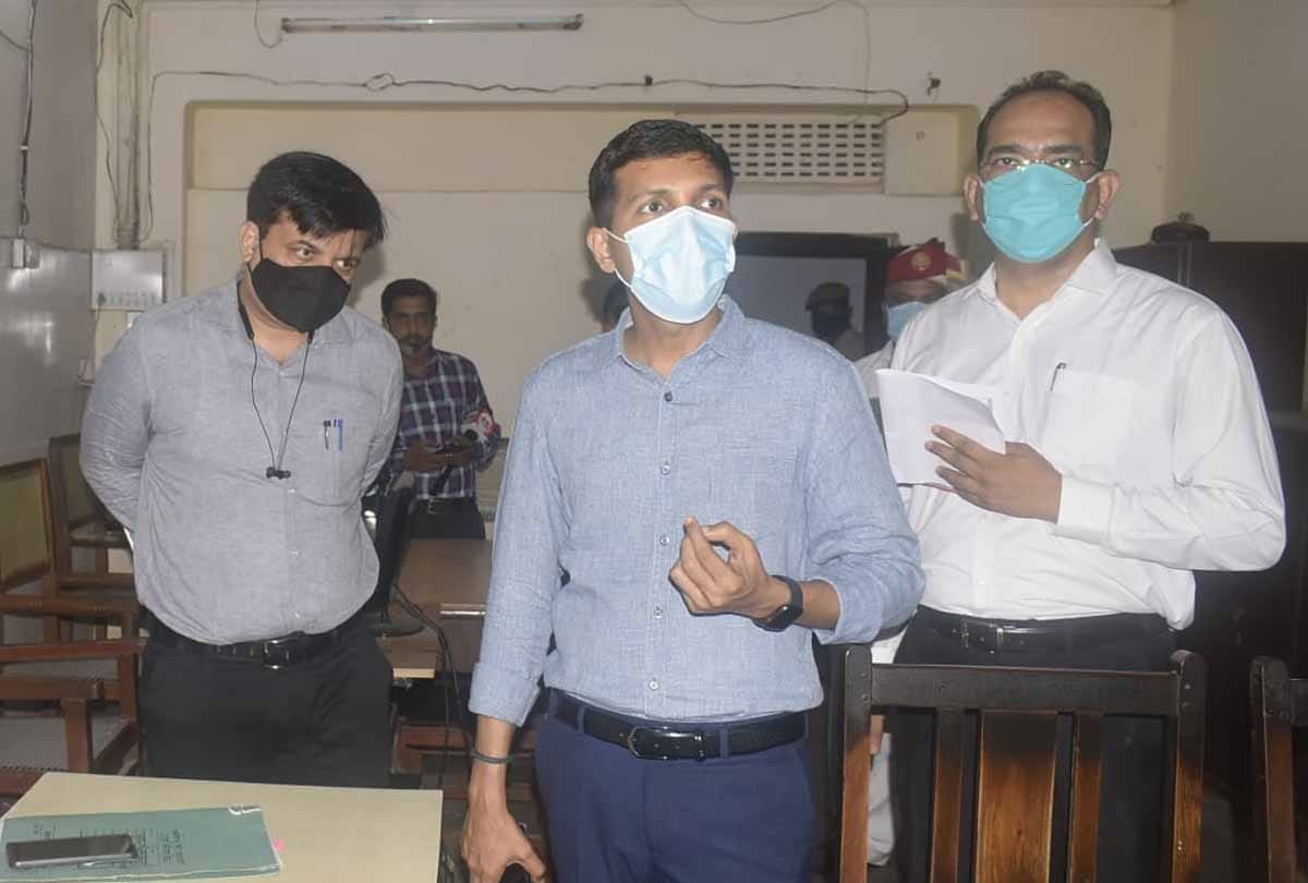 DM roamed the streets of Kursauli, said, open closed houses, instructions to follow up the patients of fever