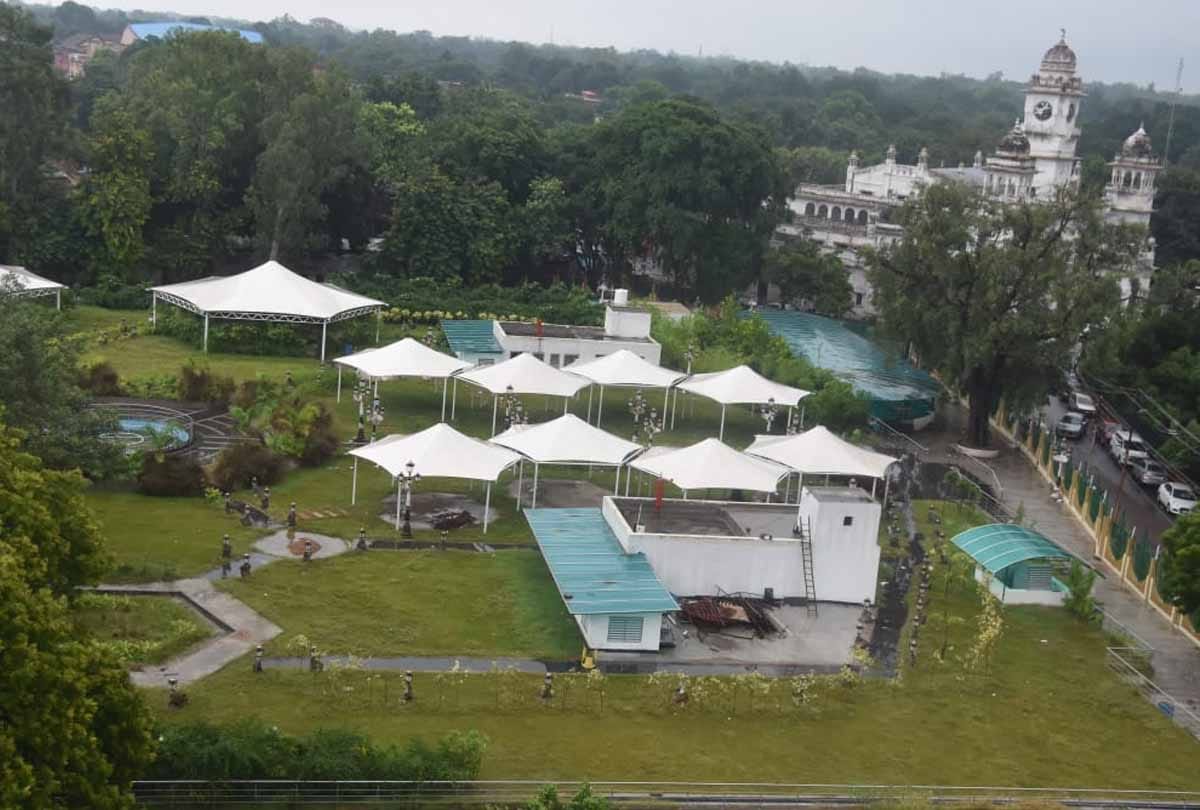 Smart Garden of Smart City: Garden built in the upper part of the parking
