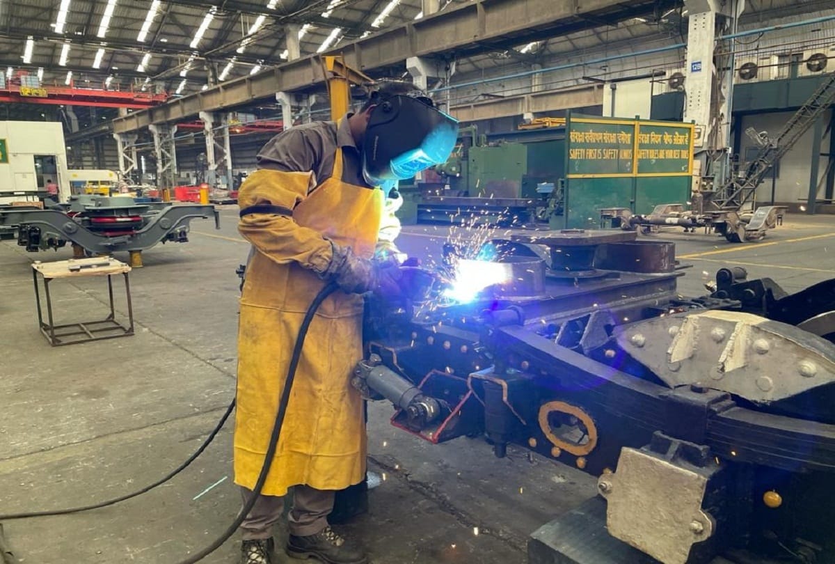 Construction of High Speed Narrow Gauge Vistadome prototype coach Started in Rail Coach Factory Kapurthala