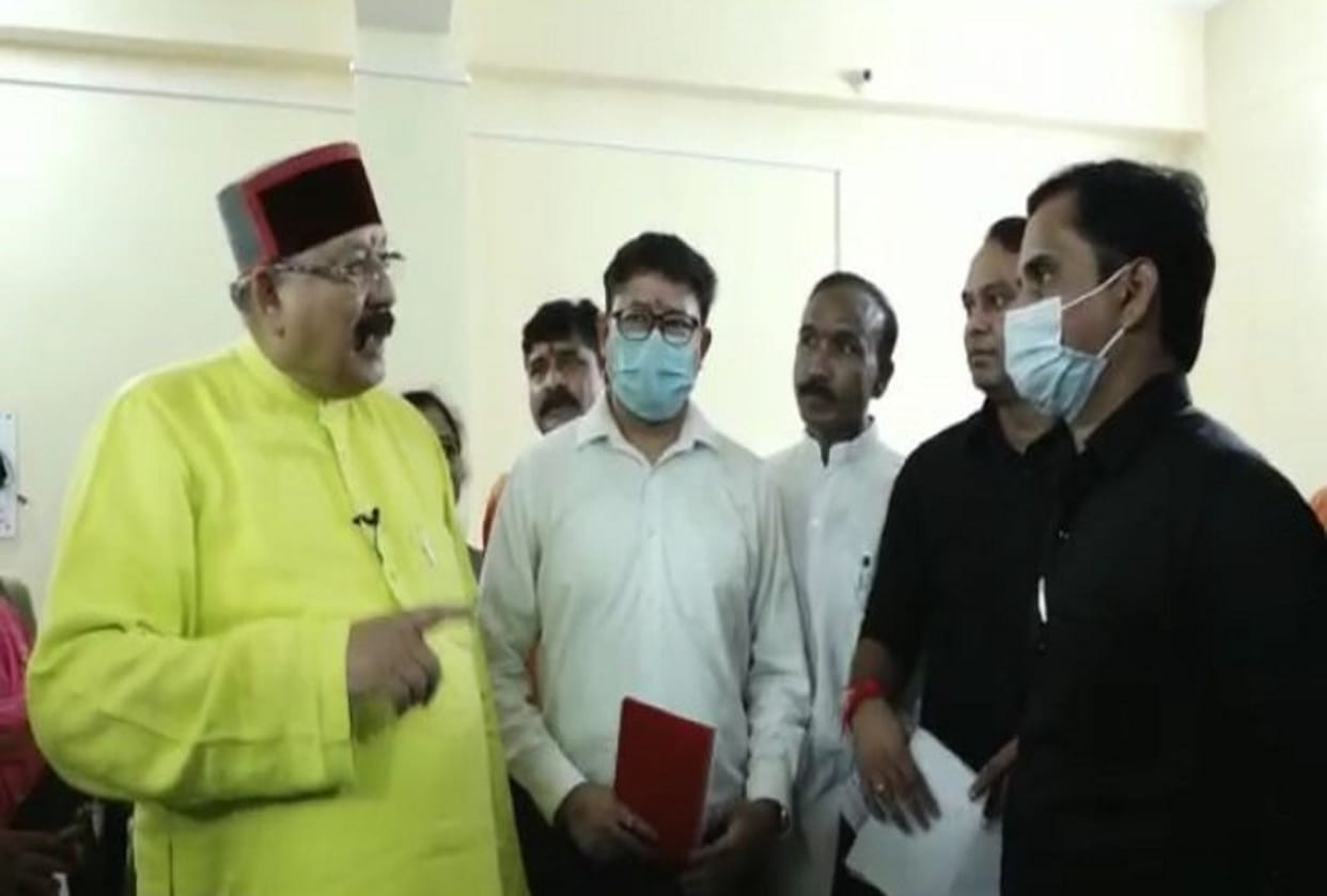 uttarakhand news: Cabinet Minister Satpal Maharaj angry on doctors