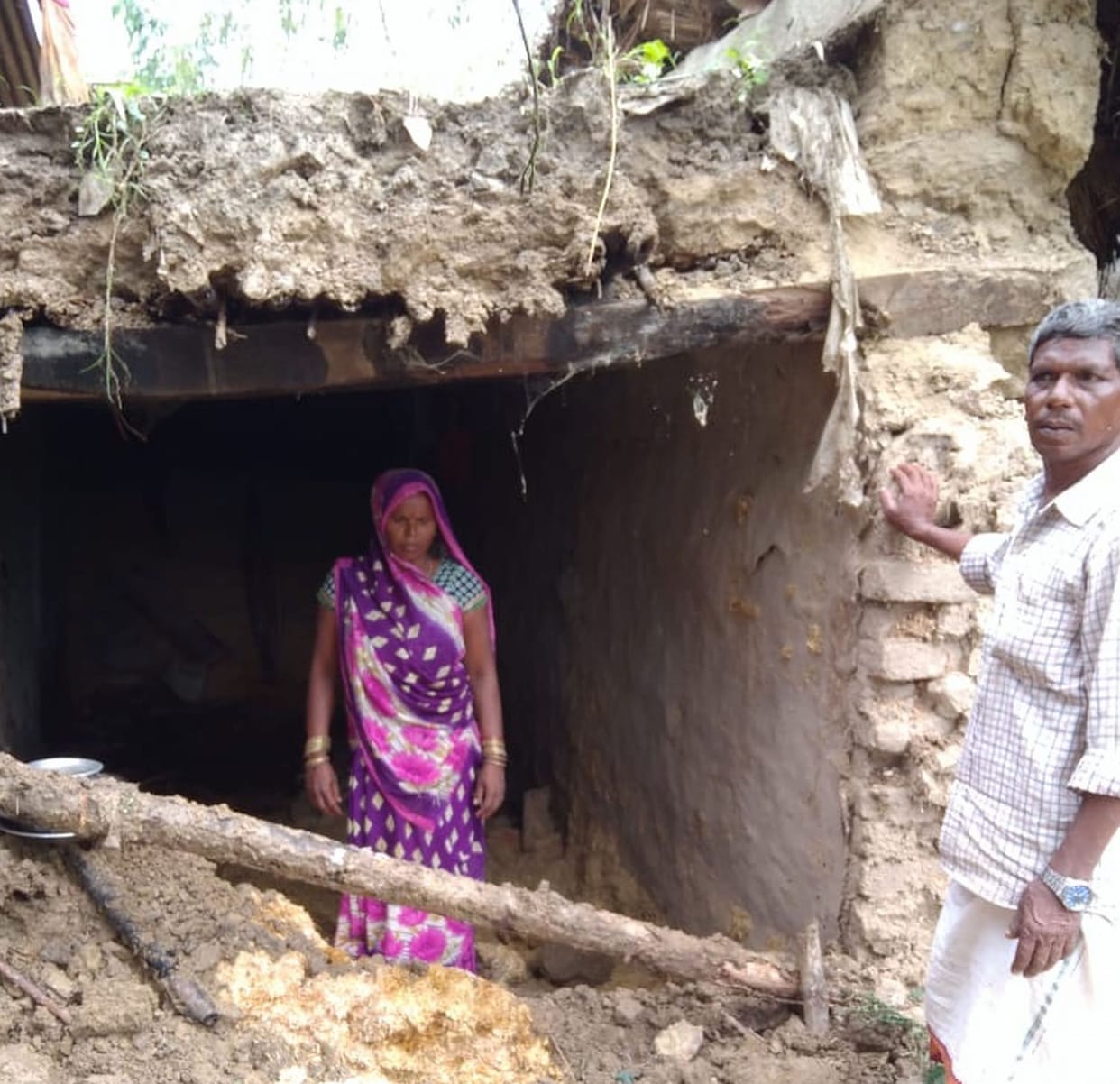 Four houses of the same village collapsed