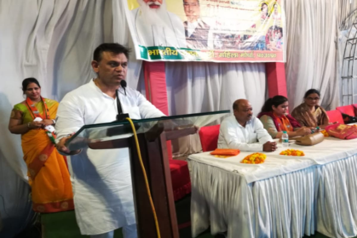 BJP MLA from Hastinapur Dinesh Khatik becomes minister in Cm yogi Cabinate