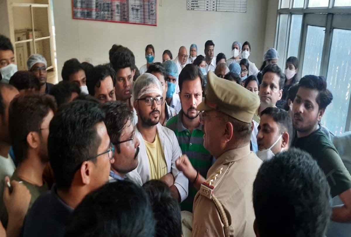 Doctor beaten up at health fair in chauka ghat Ayurvedic college varanasi