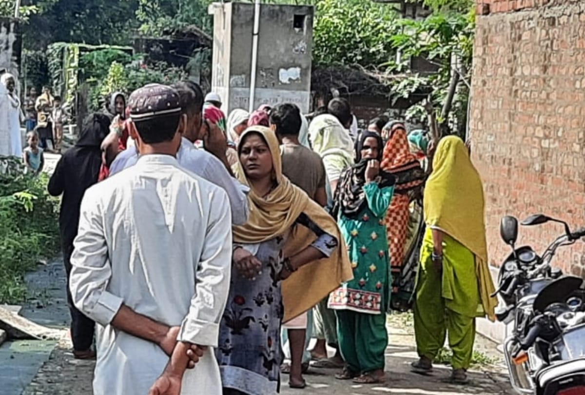 Two brothers died after get drowned in a pond in Amethi.