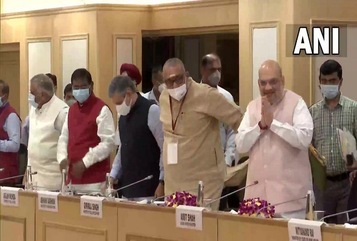 Naxal problem: Attack on the sources of income of Left Wing Extremists, Home Minister Shahs instructions to Chief Ministers