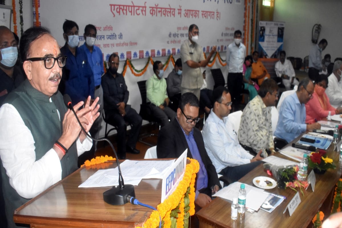 Industry will pick up speed, cabinet minister Mahendra Nath Pandey assured the entrepreneurs of Meerut