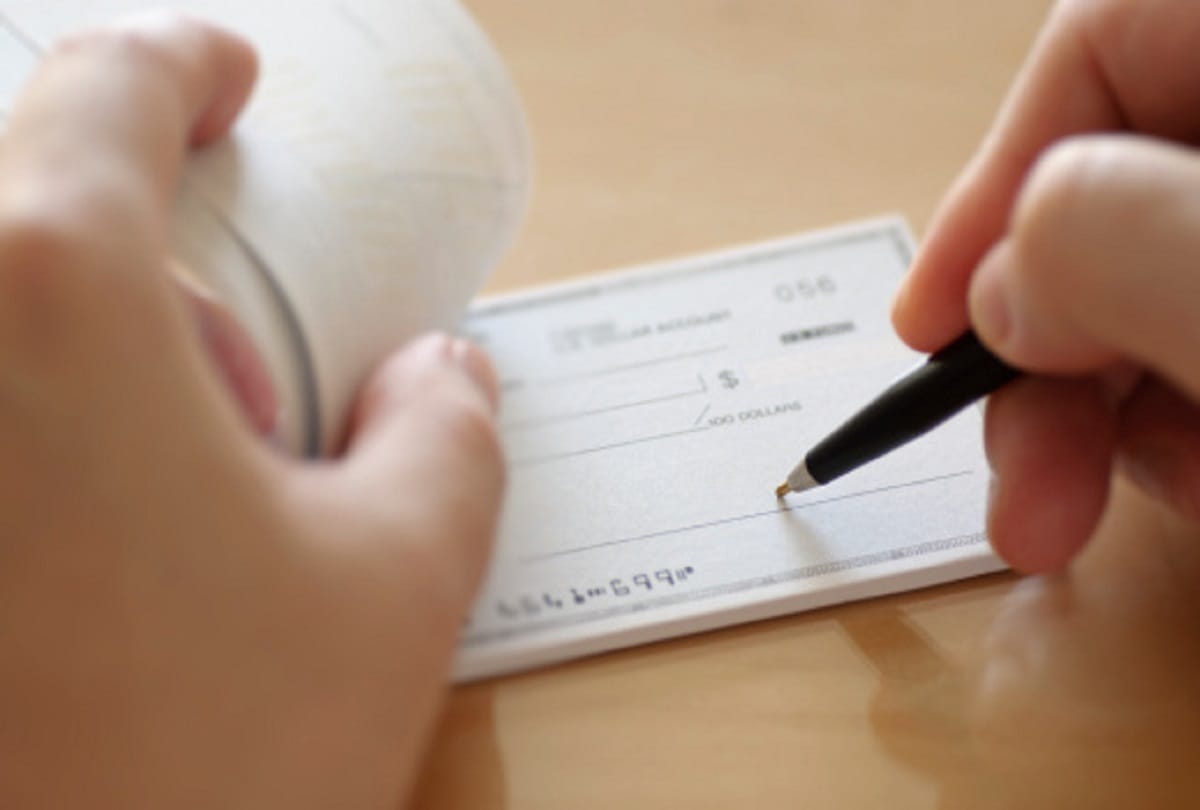 how to fill bank cheque book correctly process in hindi