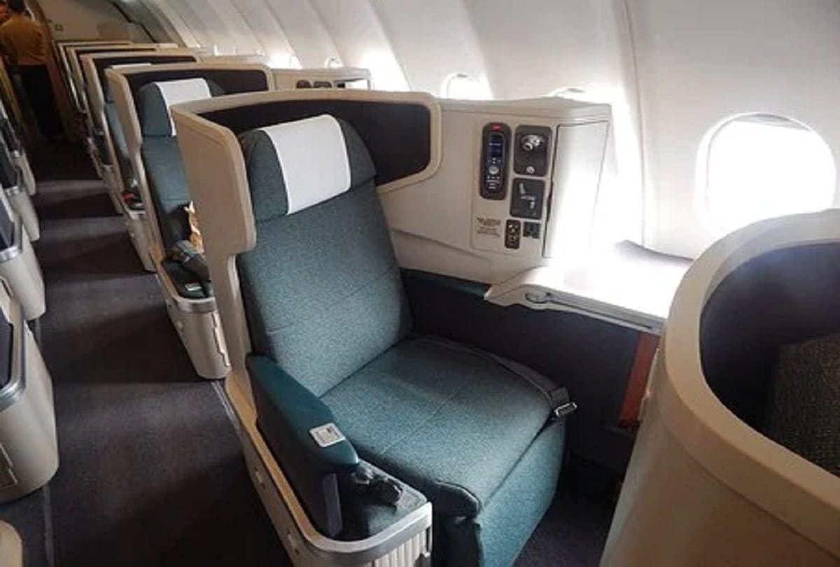 The Different Types of Airplane Seats On Flights