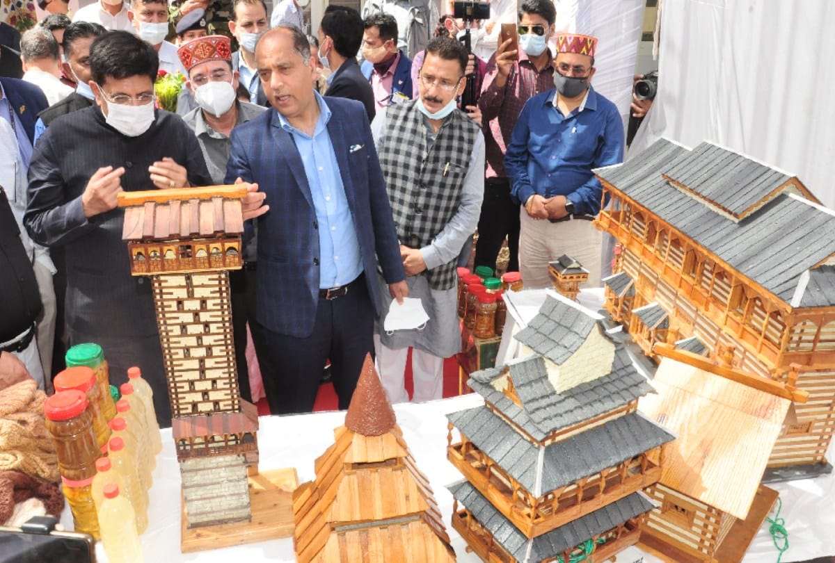 CM Jairam thakur said that this 'chikda' should come down, so that we can celebrate Dussehra