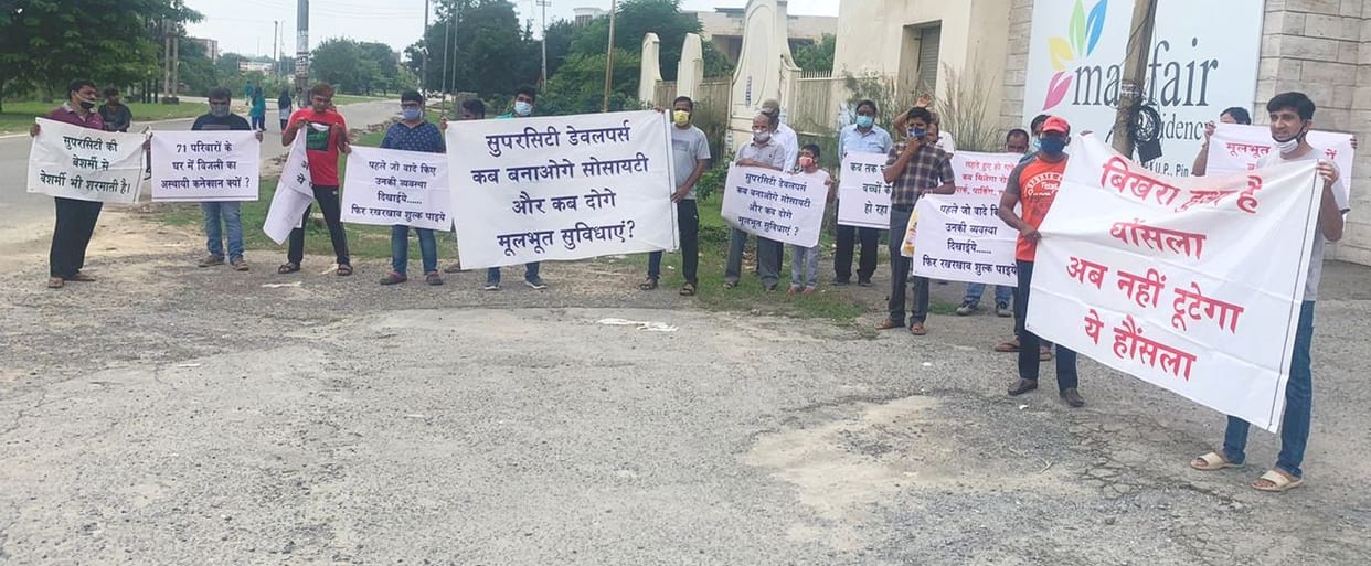Residents of 3 societies protested due to lack of registry