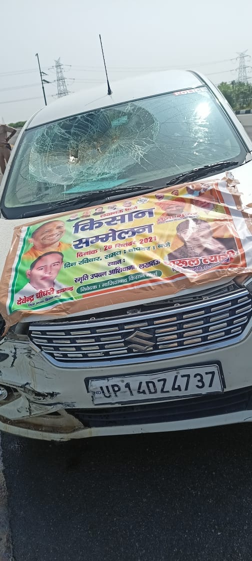 etawah news,Car collided with divider, five injured including Kisan Morcha president