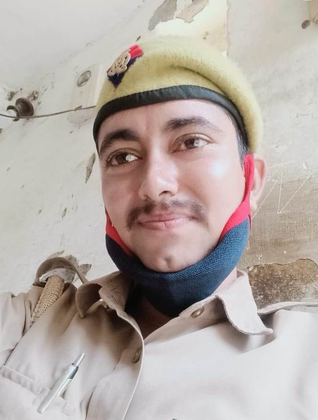 Hathras: There was uproar as soon as the body of the police constable came to Jhagraar