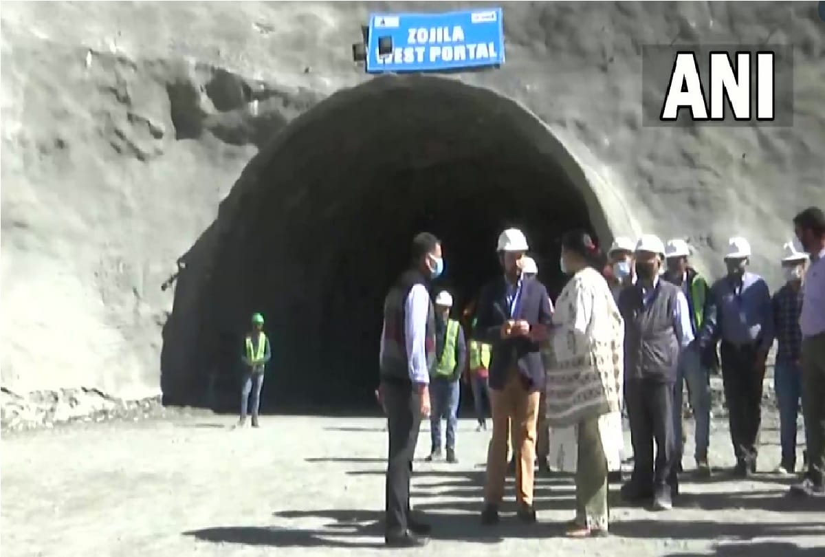 Ladakh: Union Minister Anurag Thakur arrived to review the construction work of Zojila Tunnel, said this tunnel will play an important role