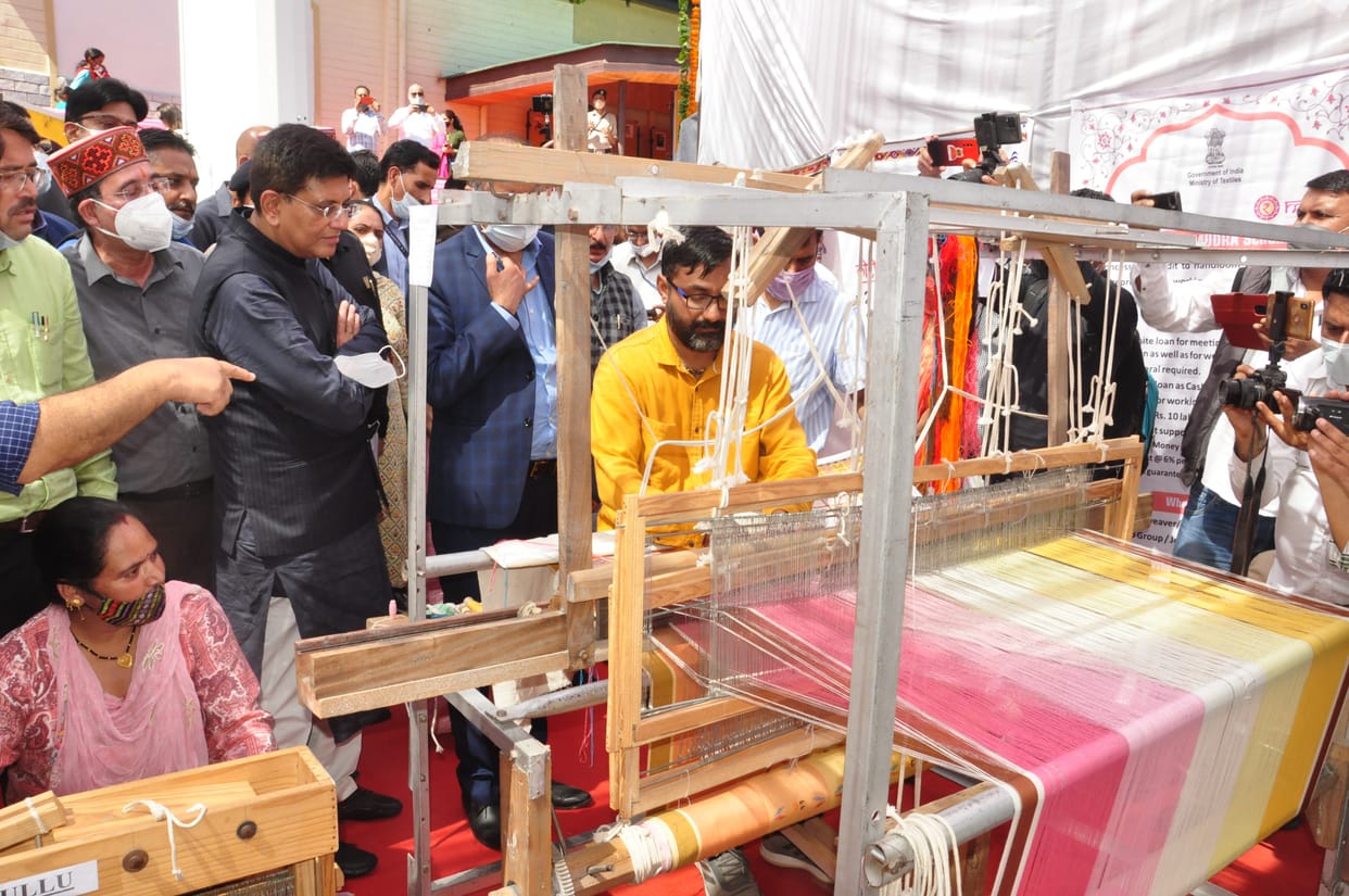 Stock dump of handloom artisans due to Corona