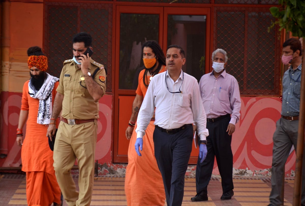 narendra giri death case CBI asked sharp questions to the disciples Dont lie to CBI they know everyone secrets mahaaraaj