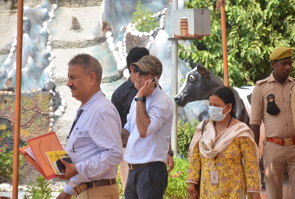 Prayagraj: Data not recovered from mobile, now CBI is looking for Anand Giri's laptop
