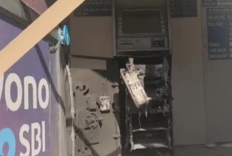 Robbers looted over Rs 18 lakhs cash from an ATM in Ludhiana