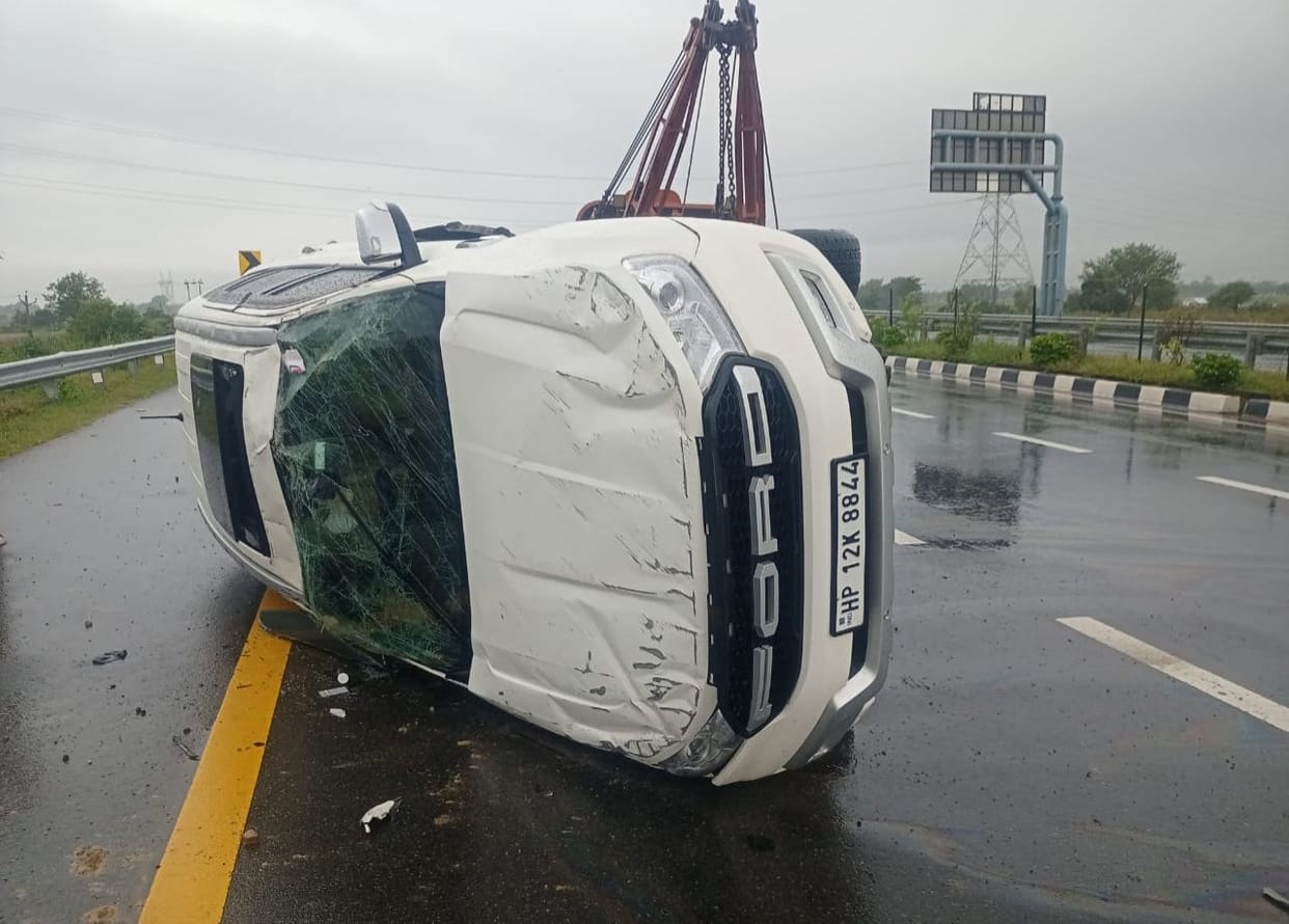 Uncontrolled car overturns, three injured