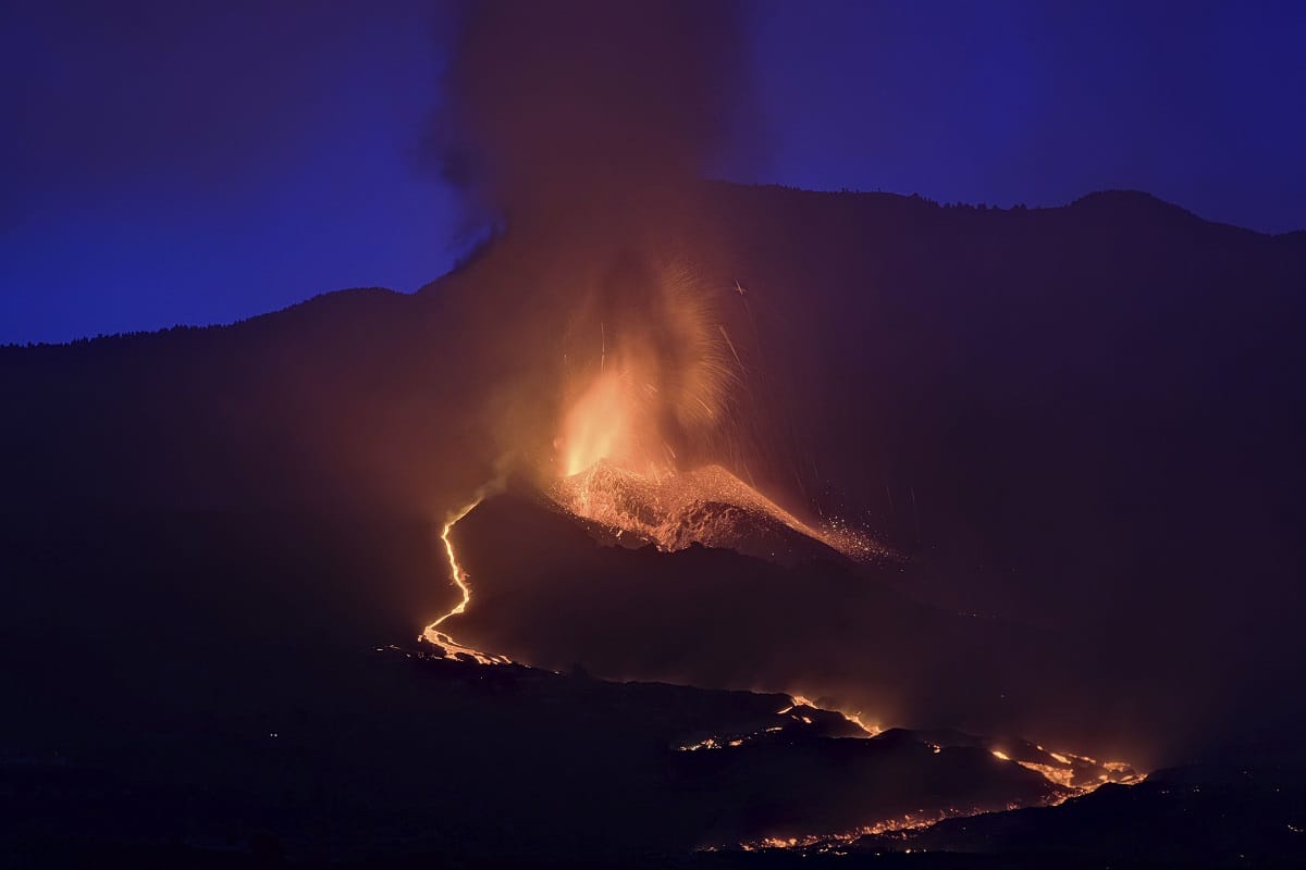 13 death from Semeru volcanic eruption on the java island indonesia