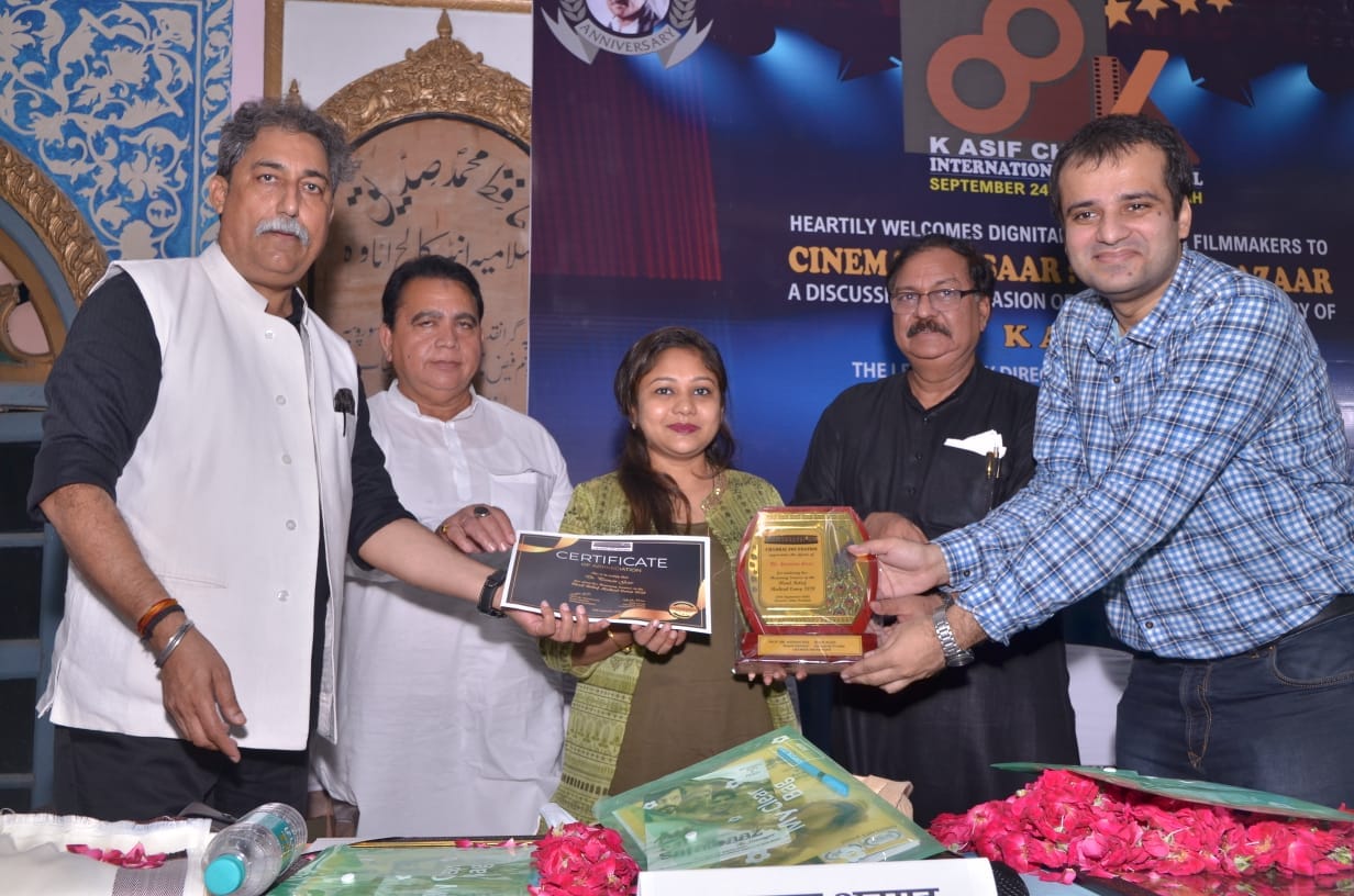 etawah news,Doctors honored for providing services to flood victims